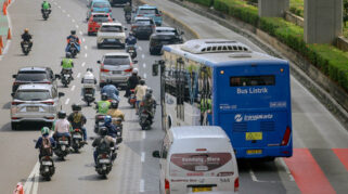 Respons Warga Terhadap Kenaikan Tarif Transjakarta 2027
