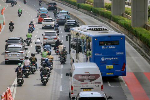 Respons Warga Terhadap Kenaikan Tarif Transjakarta 2027