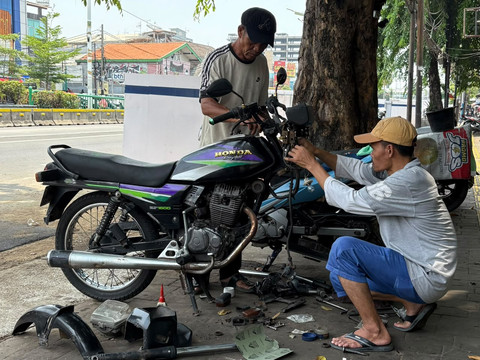 Restorasi Honda GL Pro 1998 di Otista: Solusi untuk Onderdil Motor Lawas