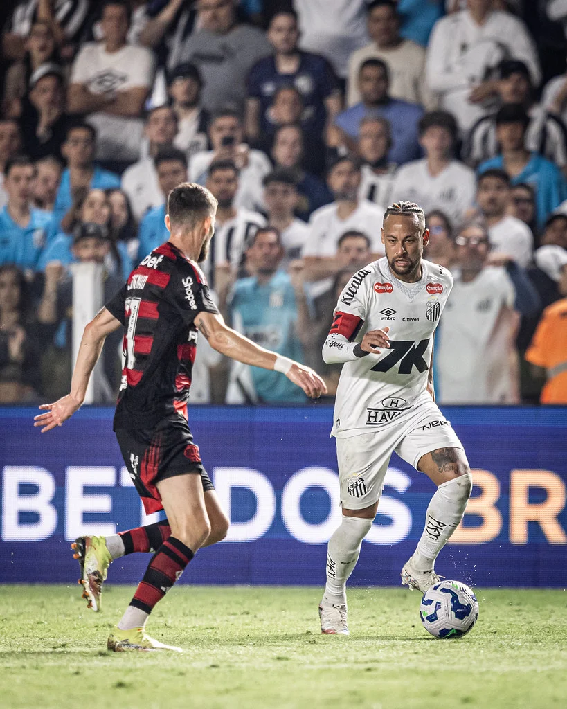 Santos dan Flamengo Berbagi Poin dalam Pertandingan Dramatis di Vila Belmiro