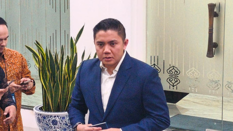 Seskab Teddy Sebut Prabowo Minta Penanganan Karhutla Dipercepat Usut Korporasi