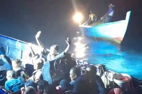 Speedboat Menyelundupkan 16 Pekerja Ilegal dan 1 Bayi Ditangkap di Selat Riau