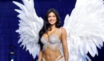 Timothée Chalamet Beri Dukungan untuk Kylie Jenner yang Debut di Victoria’s Secret Fashion Show