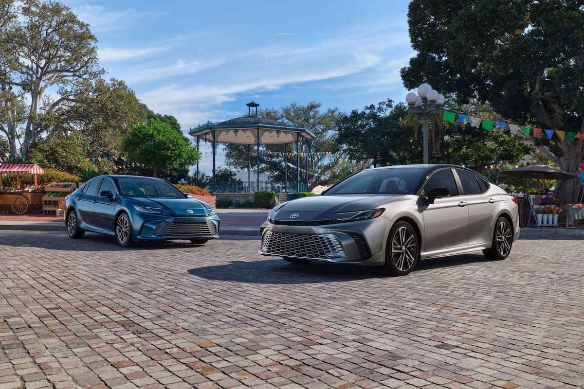 Toyota Camry Tahun 2027, Sedan Legendaris Tampil Makin Sporty dan Modern