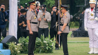 Tradisi Penyerahan Panji Polri: Jenderal Suyudi Ario Seto Resmi Memimpin Kepolisian RI