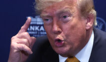 Trump Tanggapi Kematian Pekerja Laboratorium di Siberia, Sebut Penyakit Ganas