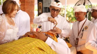 Wali Kota Jaya Negara Berpartisipasi dalam Metatah Massal PHDI Denpasar