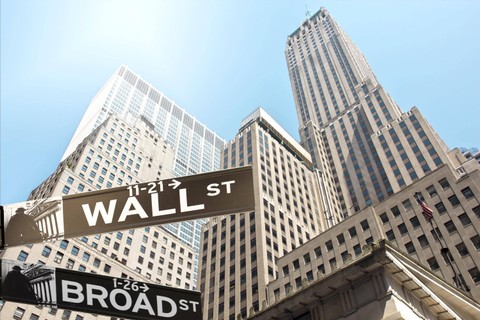 Wall Street Menguat, Nasdaq Cetak Rekor Berkat Nvidia dan Microsoft