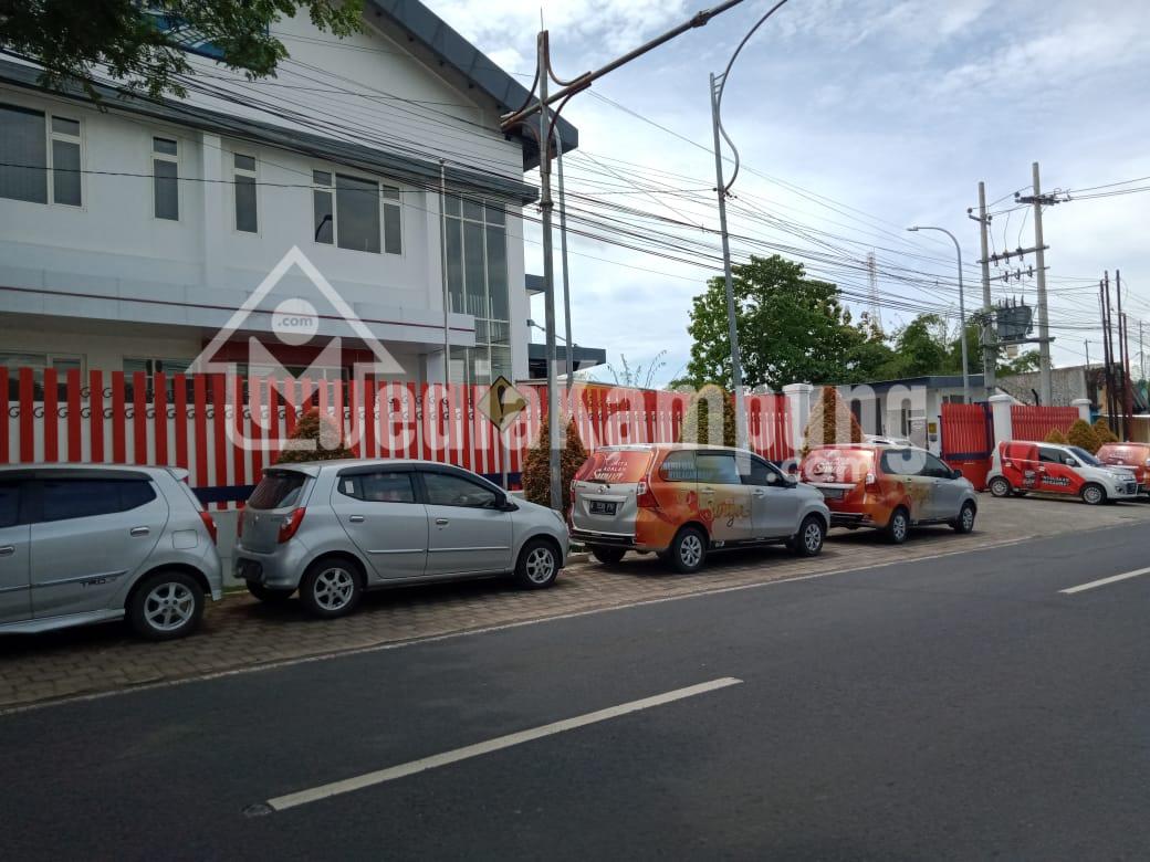 Soal Bahu Jalan Menjadi Tempat Parkir Tetap Perusahaan, Dishub Provinsi Jatim : Kami Segera Cek Kelengkapan Andalalin Bersama Pihak Terkait Soal Bahu Jalan Menjadi Tempat Parkir Tetap Perusahaan, Dishub Provinsi Jatim : Kami Segera Cek Kelengkapan Andalalin Bersama Pihak Terkait