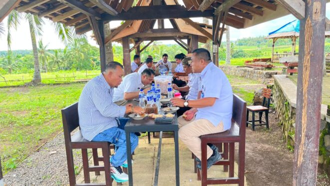 Kepala BNNP Jatim saat mengunjungi tambang GLI Banyuwangi